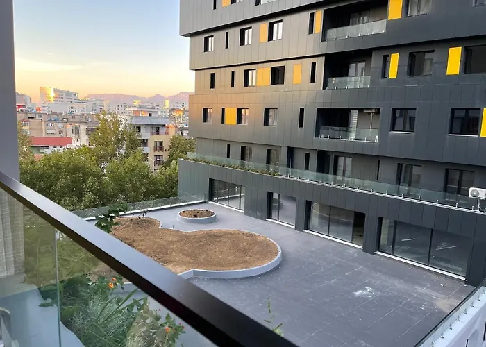 Homerent 21 Square 地拉那