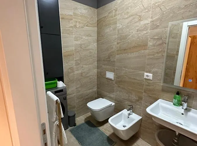 Homerent 21 Square