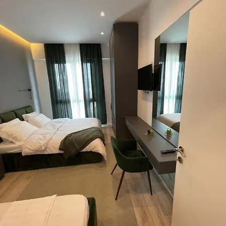 21 Square Luxury Center *