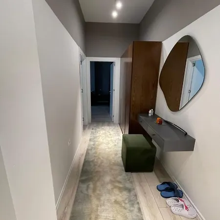 21 Square Luxury Center Апартаменты *