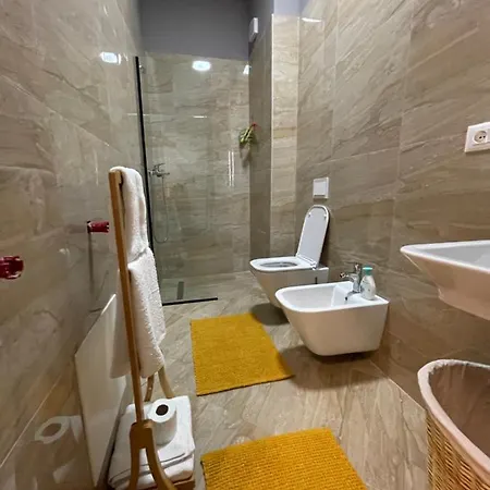21 Square Luxury Center Апартаменты *