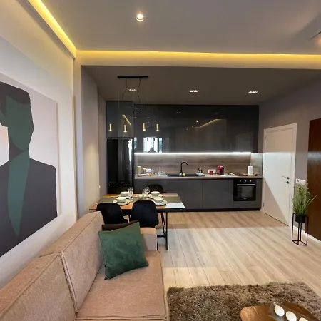 21 Square Luxury Center Апартаменты Тирана