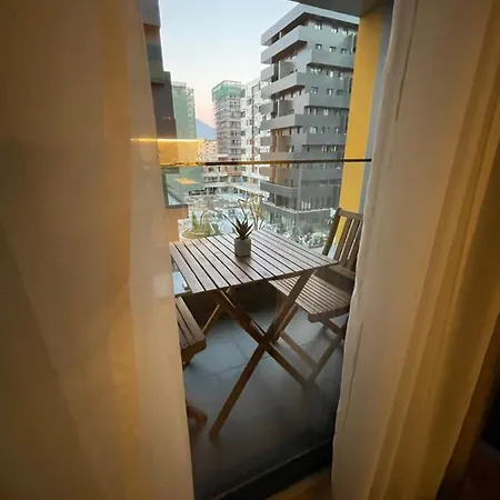 21 Square Luxury Center