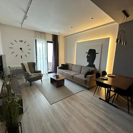21 Square Luxury Center Апартаменты *
