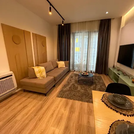 21 Square Luxury Center