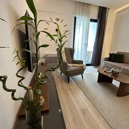 21 Square Luxury Center *