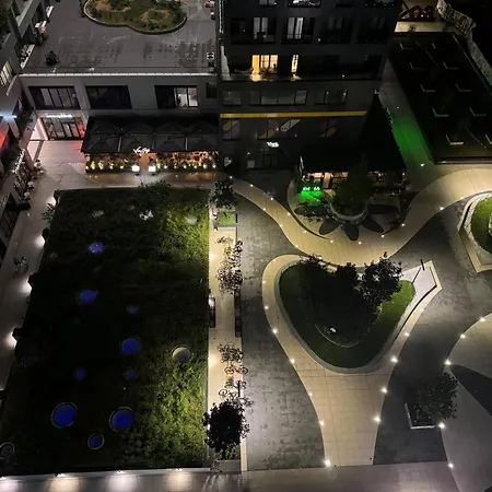 21 Square Luxury Center
