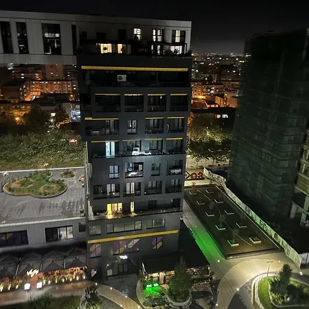 21 Square Luxury Center *